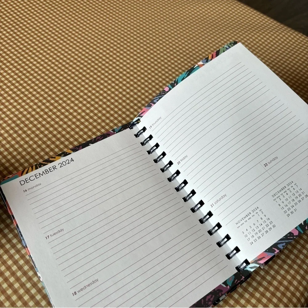 Vera Bradley‎ Floral notebook agenda 17 month planner 2023-2024. NEW
